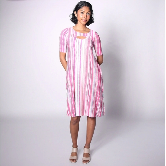 Nina Leonard Dresses & Skirts - Nina Leonard Trap Dress With Pockets Size Medium